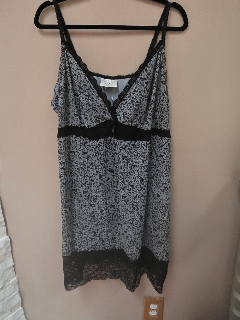 Vintage Plus-Sized Black Lace-Trimmed Gray Floral Chemise